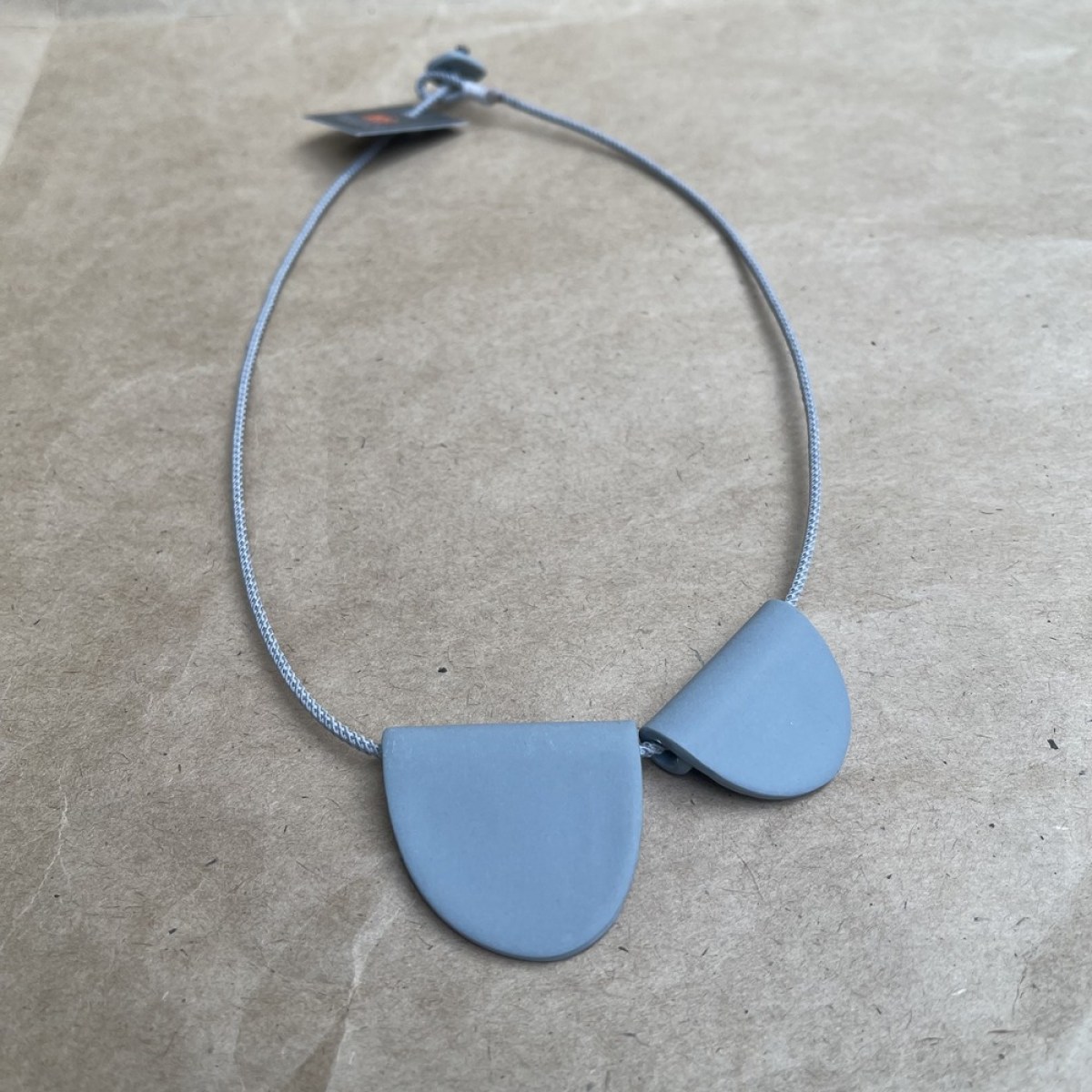 CALISTA NECKLACE DARK GREY